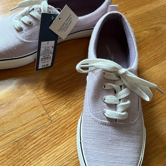 Universal Thread Sneakers - Picture 3 of 5